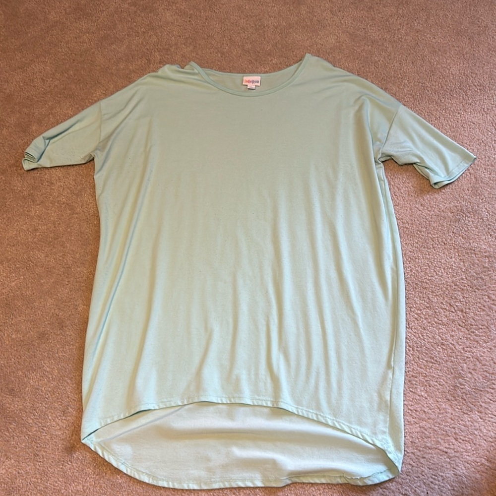 Women’s Lula Roe size m- fits big